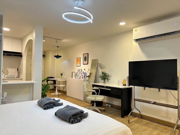 bedroom of Hillside Condo 3