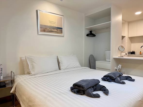 bedroom of Hillside Condo 3
