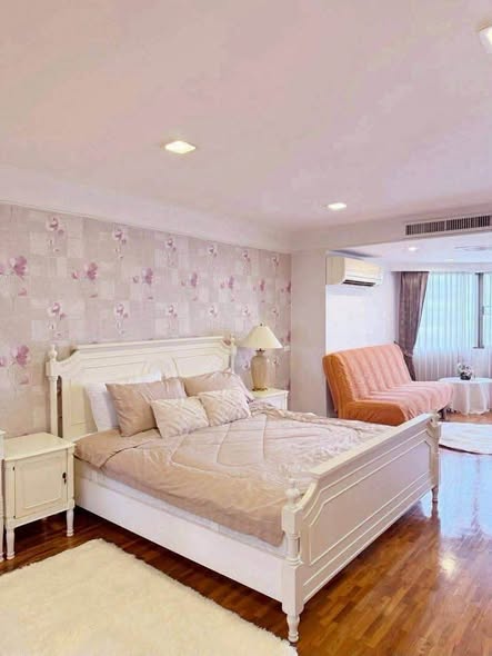 bedroom of Hillside Condo 4