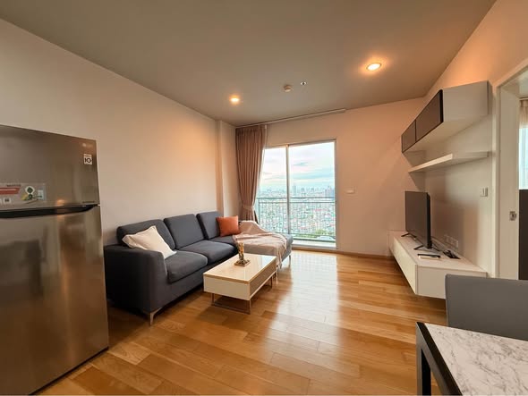 living room of Hive Sathorn