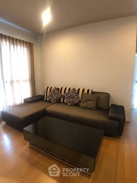 living room of Hive Sathorn