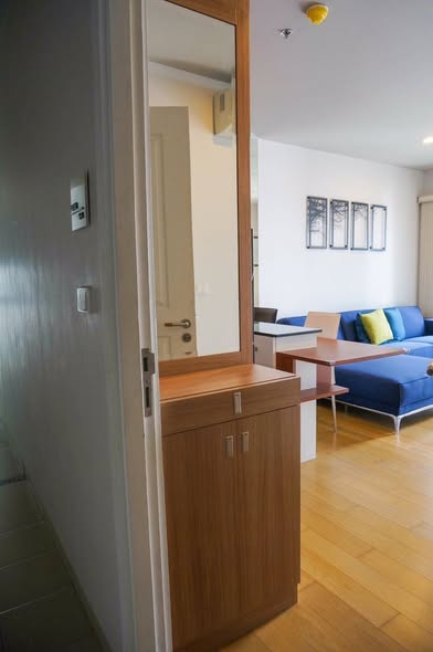 room interior of Hive Sathorn