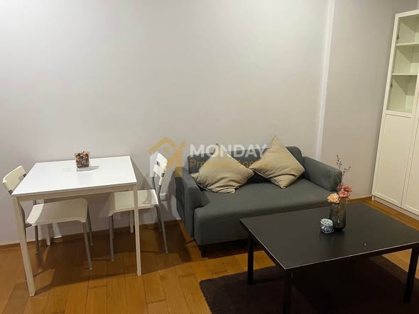 Hive Taksin Condominium