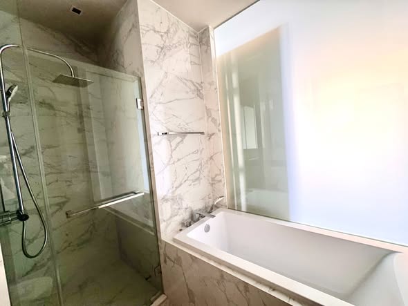 room interior and bathroom of HYDE Heritage Thonglor, Sukhumvit 59 main road