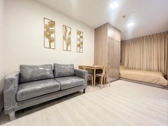 living room and bedroom of Hyde Sukhumvit 13