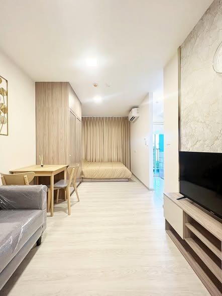 living room and room interior of Hyde Sukhumvit 13