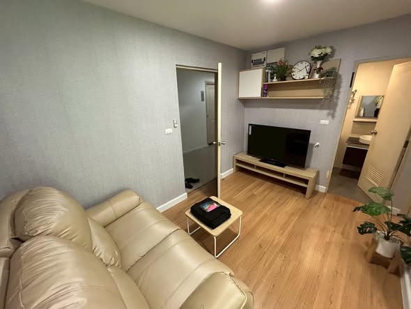 living room of iCondo Sukhumvit 105