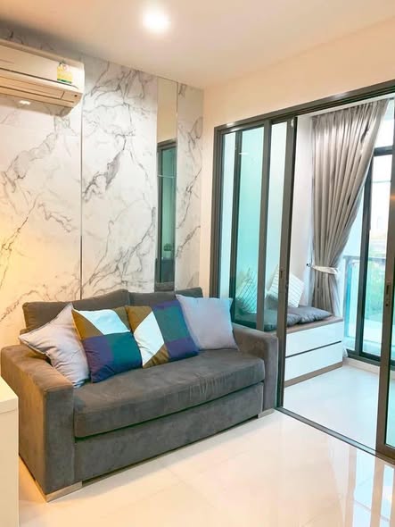bedroom and living room of Ideo BluCove Sukhumvit