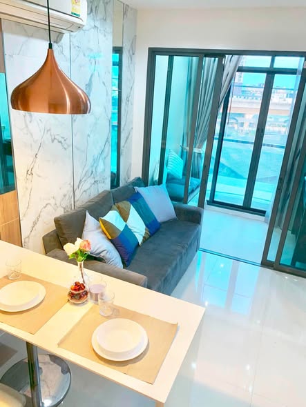 living room and room interior of Ideo BluCove Sukhumvit