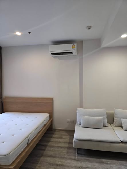 bedroom of Ideo Mobi Asoke