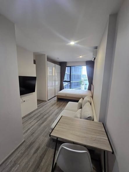 living room and bedroom of Ideo Mobi Asoke