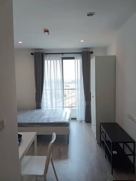bedroom of Ideo Mobi Charan Interchange Condominium