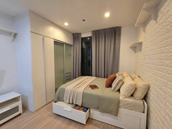bedroom of Ideo Mobi Phaya Thai