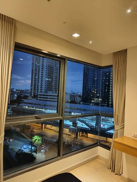 bedroom and room interior of Ideo Mobi Sathorn