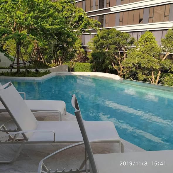 pool of Ideo Mobi Sukhumvit 40