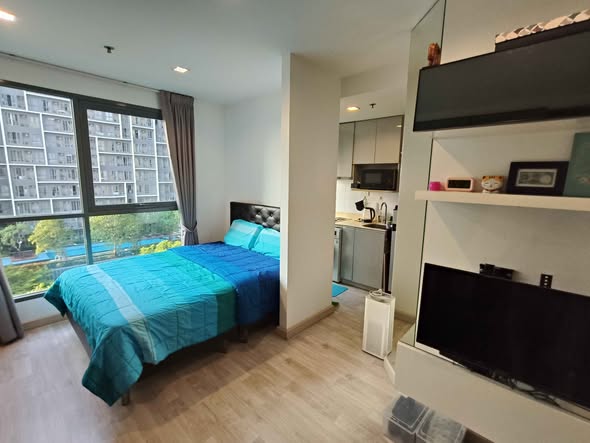 bedroom of Ideo Mobi Sukhumvit 81