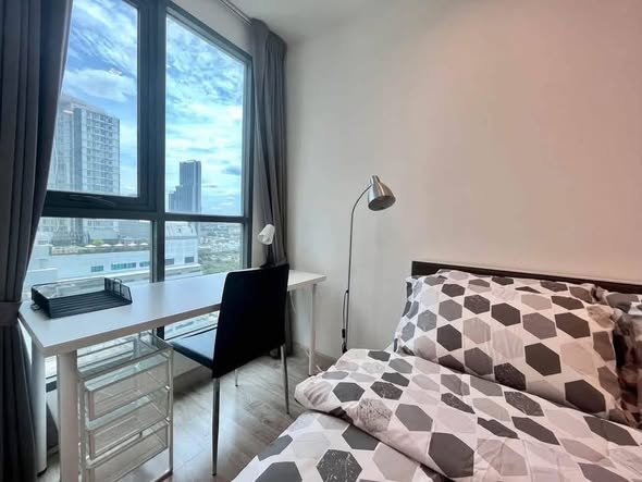 bedroom of Ideo Mobi Sukhumvit 81