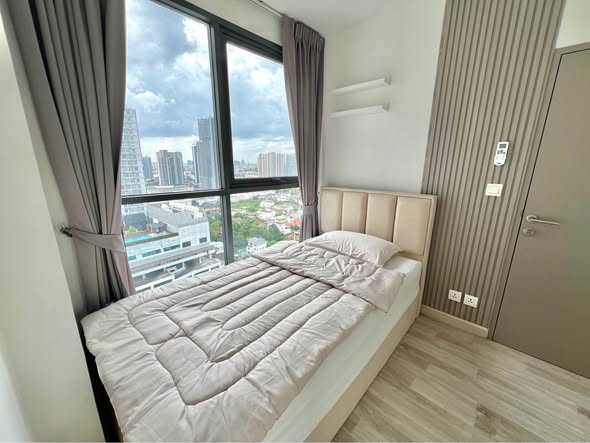 bedroom of Ideo Mobi Sukhumvit 81