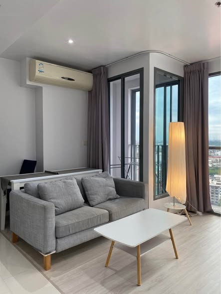 bedroom and living room of Ideo Mobi Sukhumvit 81