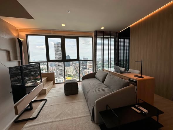 bedroom and living room of Ideo Mobi Sukhumvit 81