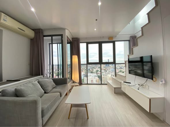 bedroom and living room of Ideo Mobi Sukhumvit 81