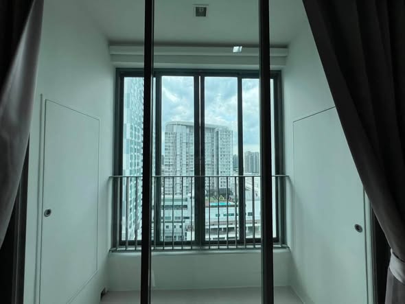 room interior of Ideo Mobi Sukhumvit 81