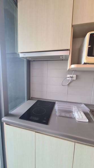 kitchen of Ideo Mobi Sukhumvit Eastgate