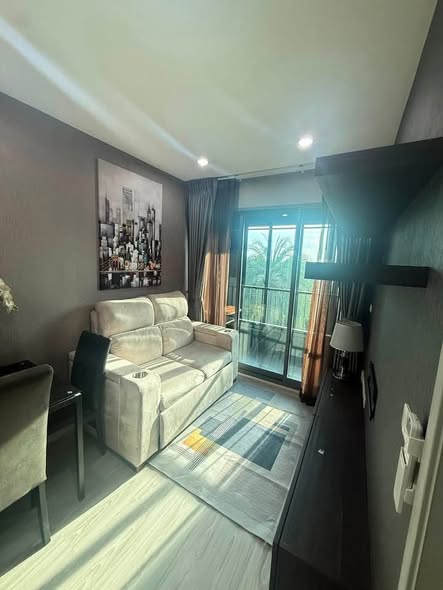 living room of Ideo Mobi Sukhumvit Eastgate