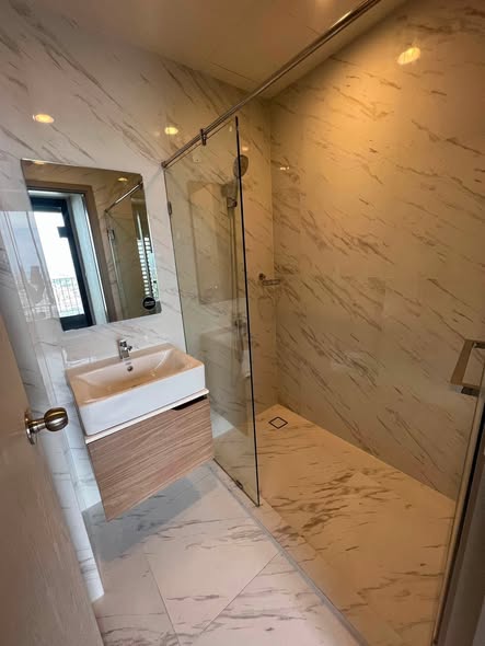 bathroom of Ideo Mobi Sukhumvit Eastpoint