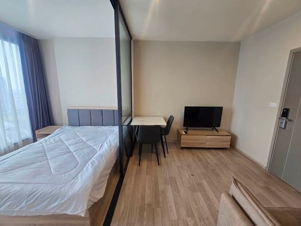 bedroom of Ideo Mobi Sukhumvit Eastpoint