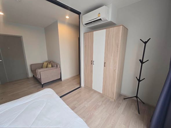 bedroom and room interior of Ideo Mobi Sukhumvit Eastpoint