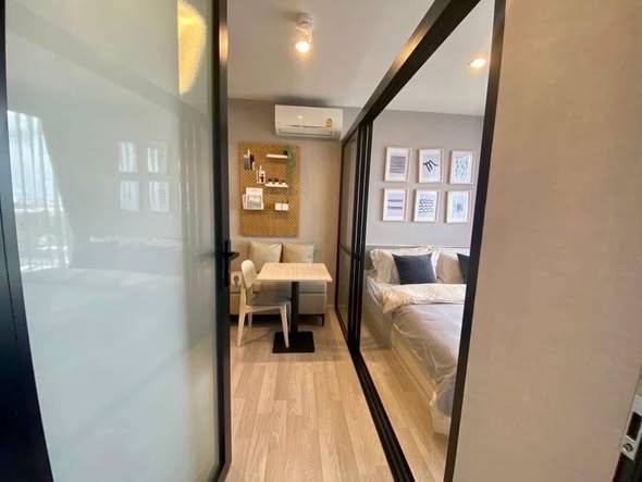 bedroom and room interior of Ideo Mobi Sukhumvit Eastpoint
