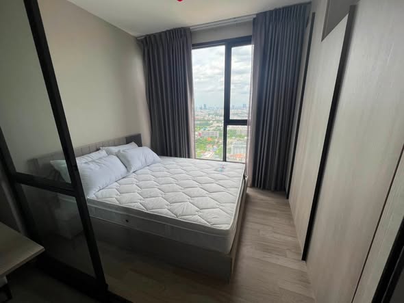bedroom and room interior of Ideo Mobi Sukhumvit Eastpoint