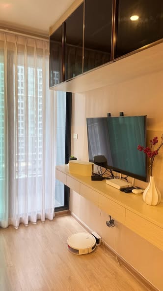 room interior and bathroom of Ideo O2 – Building A