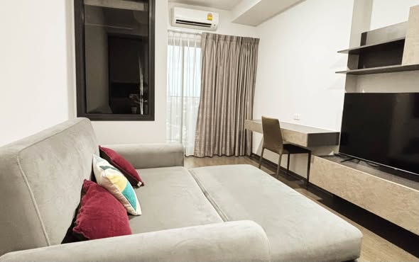 bedroom and living room of Ideo Phaholyothin Chatuchak