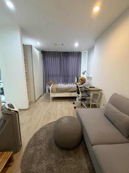 bedroom and living room of Ideo Q Chula-Samyan