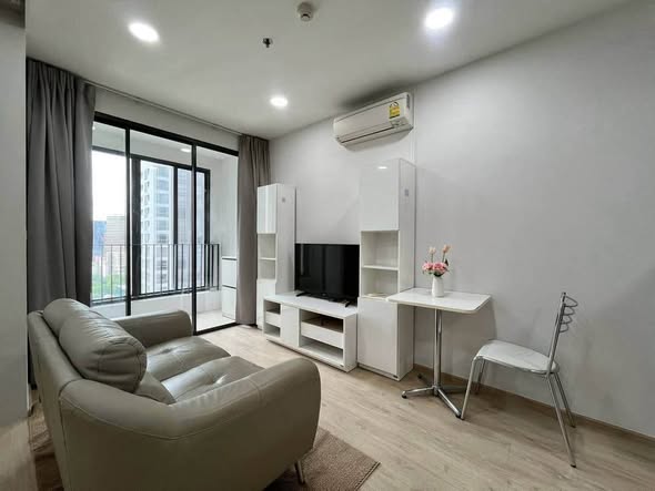 bedroom and living room of Ideo Q Ratchathewi