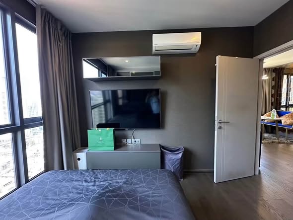 bedroom and room interior of Ideo Q Ratchathewi
