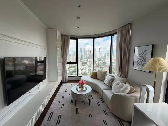 bedroom and living room of Ideo Q Sukhumvit 36