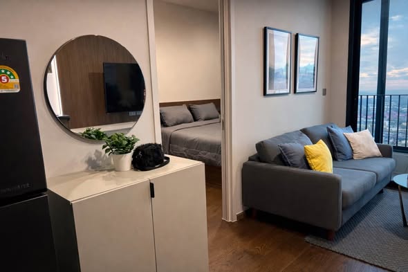 living room and bedroom of Ideo Q Sukhumvit 36