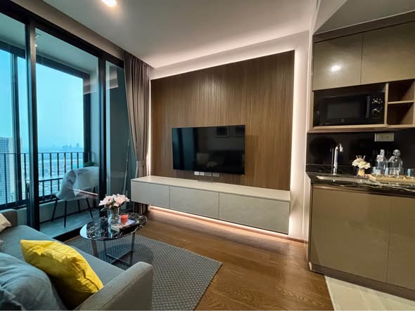 living room and bedroom of Ideo Q Sukhumvit 36