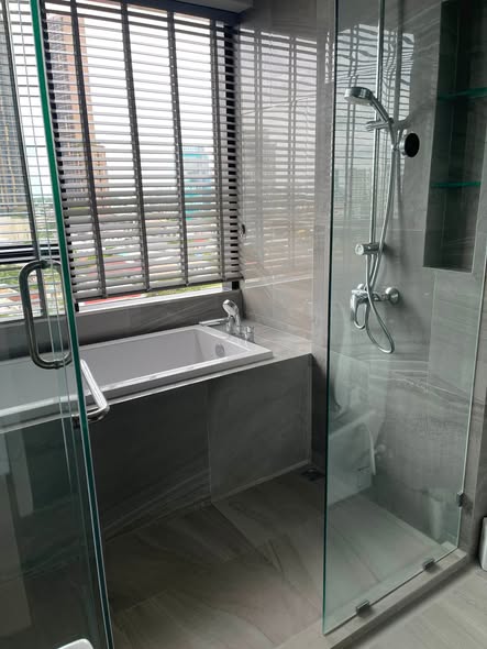 room interior and bathroom of Ideo Q Sukhumvit 36
