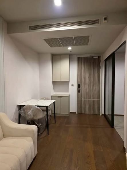 room interior and kitchen of Ideo Q Sukhumvit 36