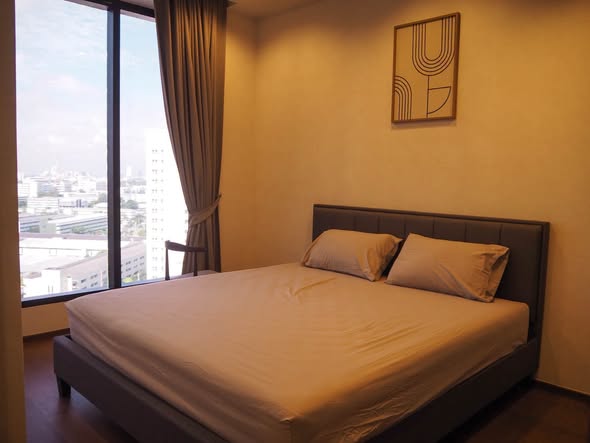 bedroom of Ideo Q Victory