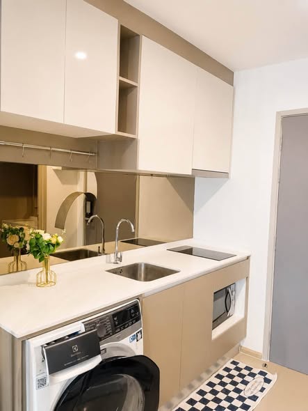 bathroom of IDEO Rama9 – Asoke