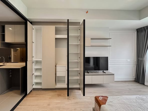bedroom and room interior of IDEO Rama9 – Asoke