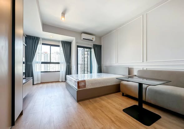 living room and bedroom of IDEO Rama9 – Asoke