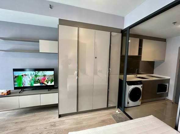 room interior of IDEO Rama9 – Asoke