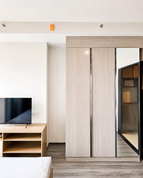 bedroom and room interior of Ideo Ramkamhaeng Lamsali Station