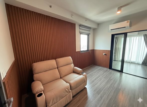 bedroom and room interior of Ideo Ramkamhaeng Lamsali Station